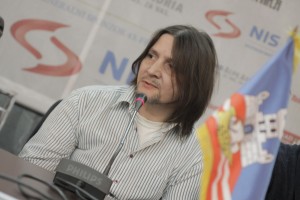 Mirko Abrlić, scenarista na filmu "Unutra"